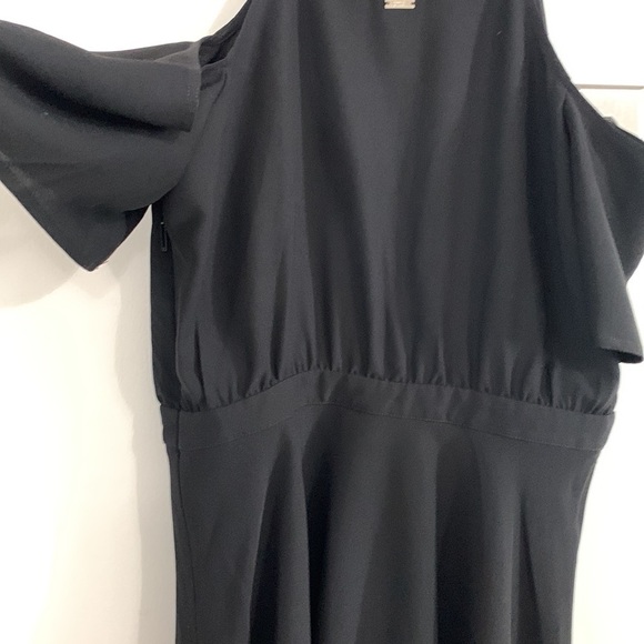 ARMANI EXCHANGE off shoulder Sleeve Dress size 6 Black color with lace - Picture 5 of 13